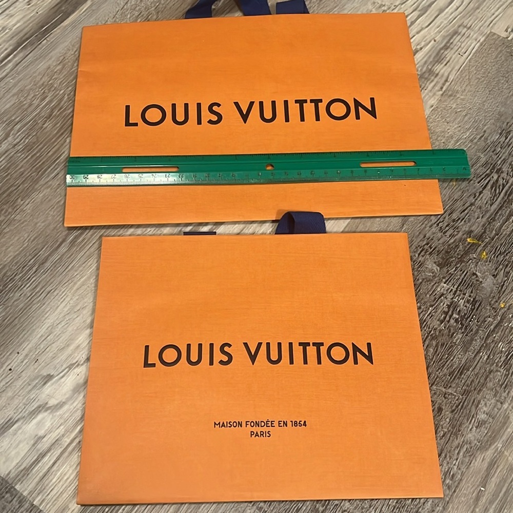 LV shopping bags (2pcs) - Picture 2 of 3